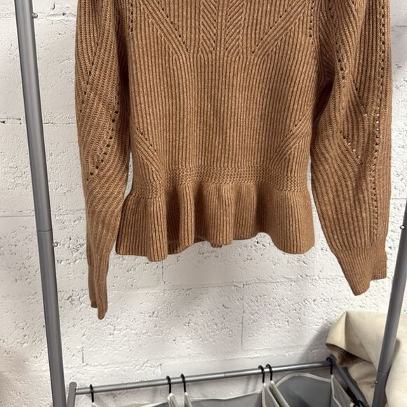 Women's Brown Sweater DH - Size Medium - NEVER WORN - Cozy Sweater - Picture 3 of 4